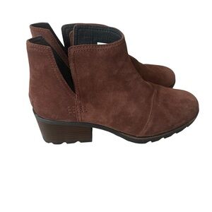 Sorel Cate Cut-Out bootie in brown suede size 9